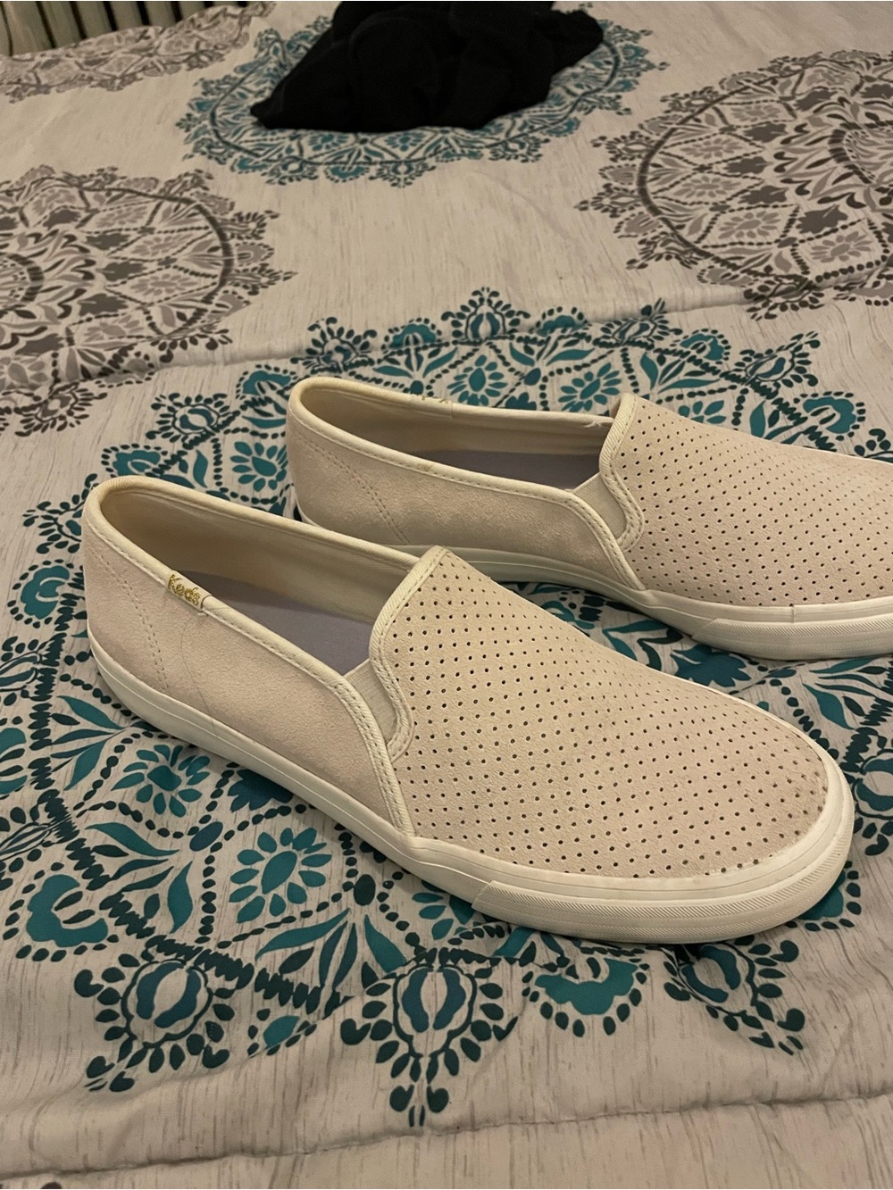 Keds Women's Slip-On Perforated Casual Sneakers in Cream sz 9 - Picture 4 of 9